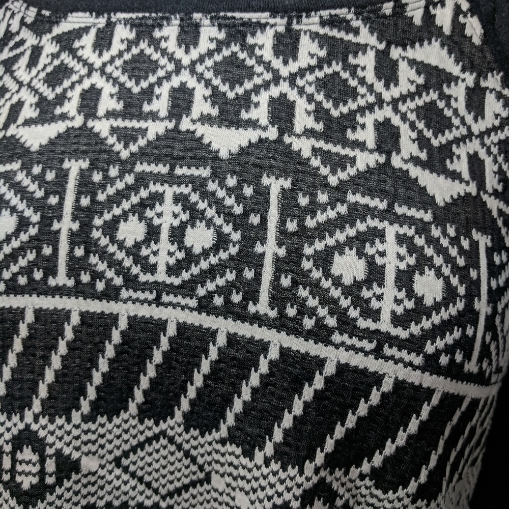 Eyeshadow Raglan Tribal Pattern Printed Tee - Picture 2 of 6